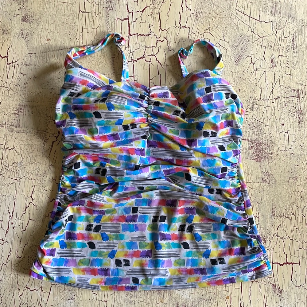 Size 10 bathing suit top underwire bra size C/D. Adjustable straps